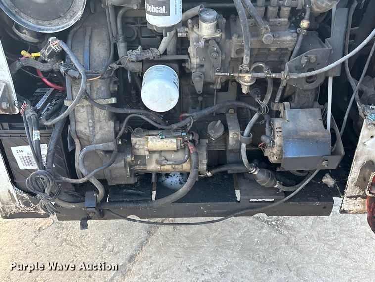 image for item FG1532 2006 Bobcat S250 skid steer loader