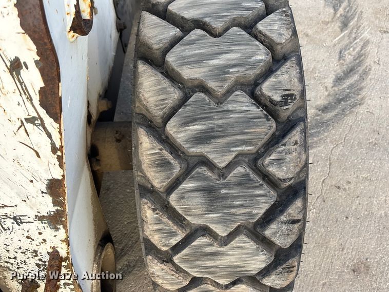 image for item FG1532 2006 Bobcat S250 skid steer loader