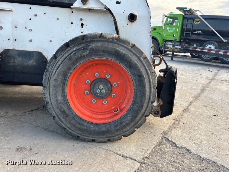 image for item FG1532 2006 Bobcat S250 skid steer loader