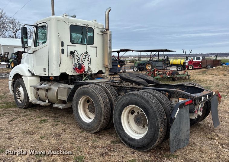 image for item FG1563 2007 Freightliner Columbia semi truck