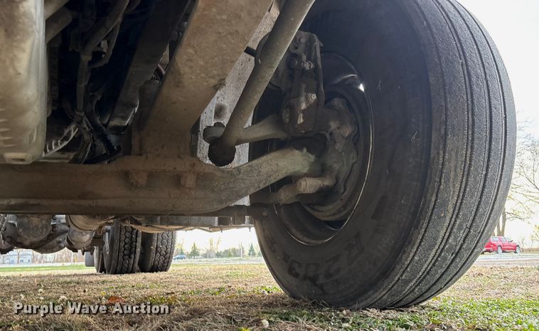 image for item FG1563 2007 Freightliner Columbia semi truck