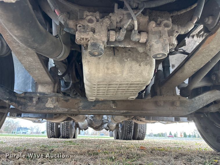 image for item FG1563 2007 Freightliner Columbia semi truck