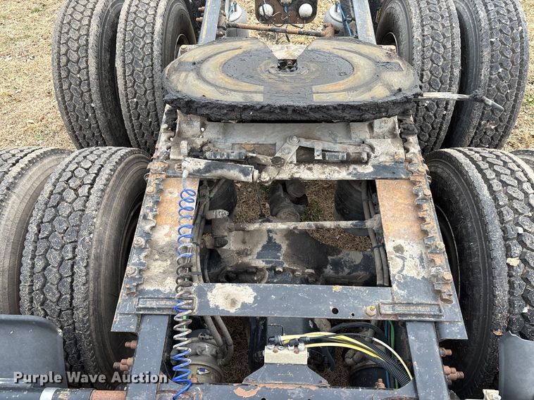 image for item FG1563 2007 Freightliner Columbia semi truck