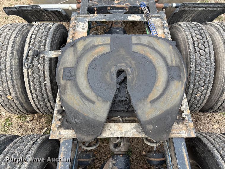 image for item FG1563 2007 Freightliner Columbia semi truck