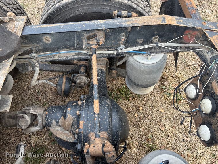 image for item FG1563 2007 Freightliner Columbia semi truck