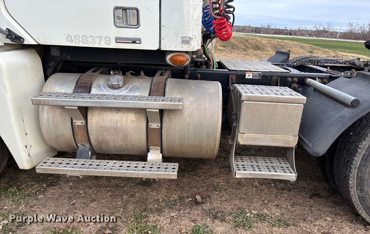 image for item FG1563 2007 Freightliner Columbia semi truck