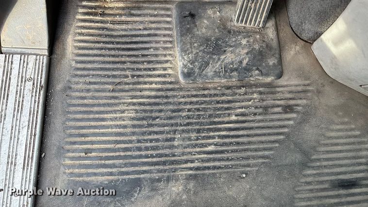 image for item FG1563 2007 Freightliner Columbia semi truck