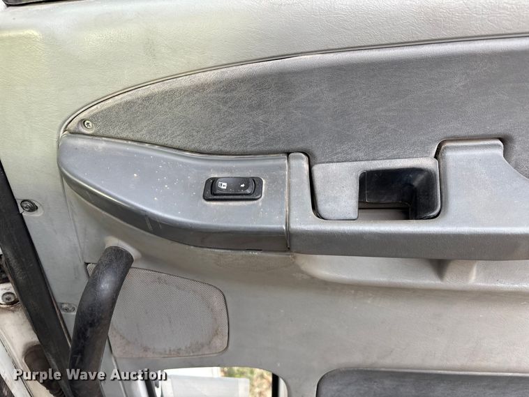 image for item FG1563 2007 Freightliner Columbia semi truck