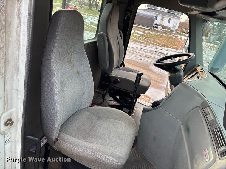 image for item FG1563 2007 Freightliner Columbia semi truck