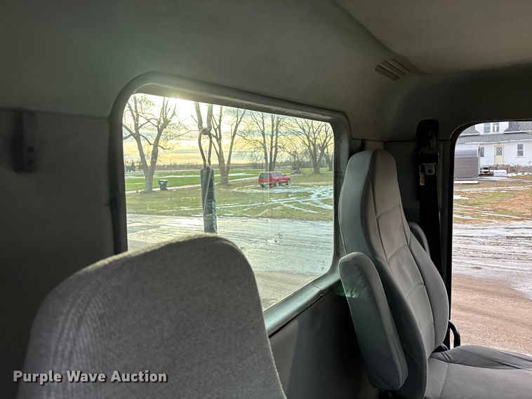 image for item FG1563 2007 Freightliner Columbia semi truck