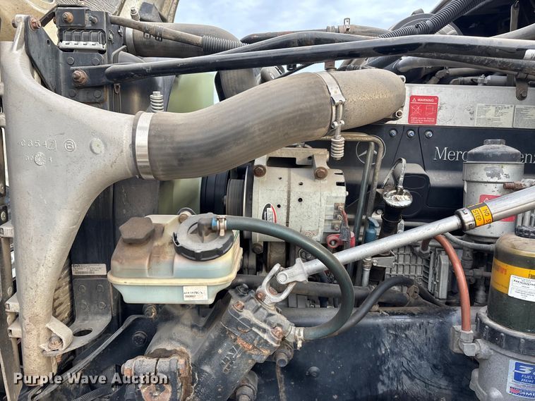 image for item FG1563 2007 Freightliner Columbia semi truck