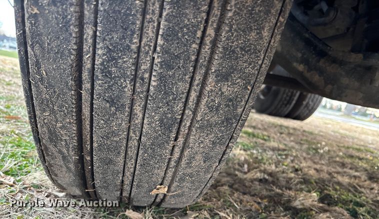 image for item FG1563 2007 Freightliner Columbia semi truck