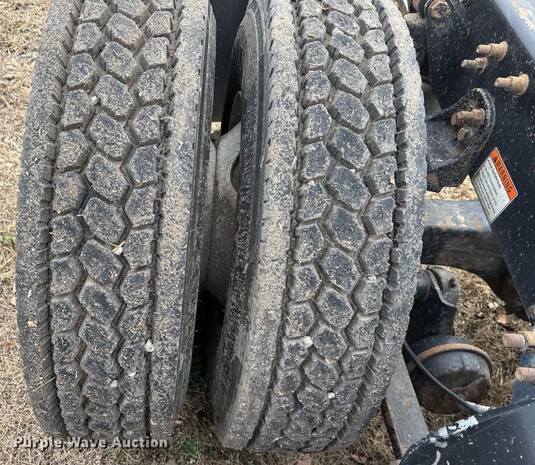 image for item FG1563 2007 Freightliner Columbia semi truck