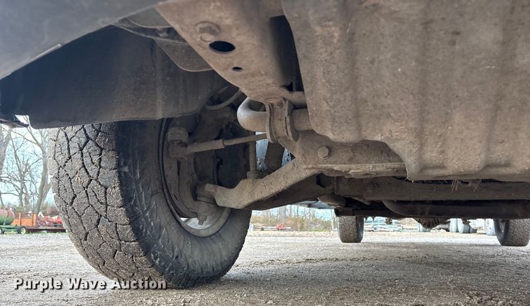 image for item FG1565 2007 Chevrolet Silverado 2500HD Crew Cab flatbed pickup truck