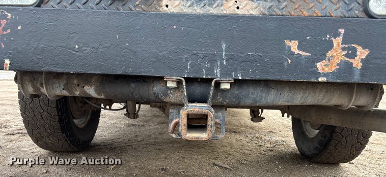 image for item FG1565 2007 Chevrolet Silverado 2500HD Crew Cab flatbed pickup truck