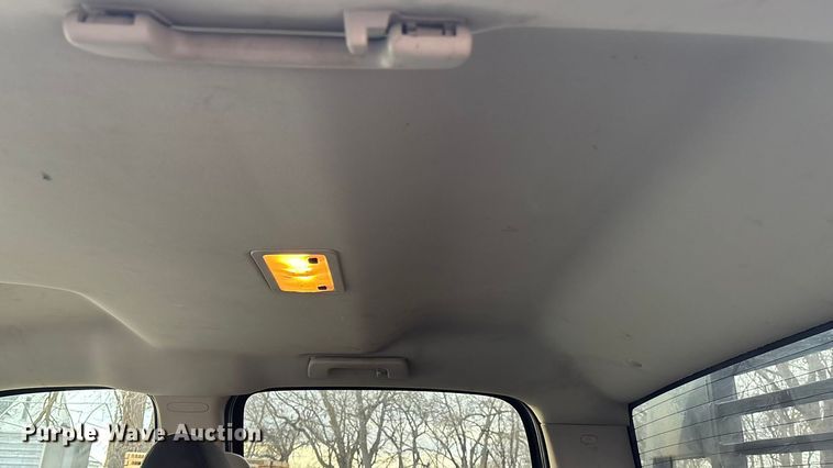 image for item FG1565 2007 Chevrolet Silverado 2500HD Crew Cab flatbed pickup truck