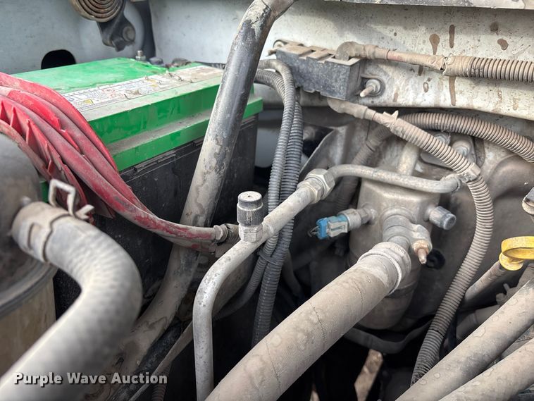 image for item FG1565 2007 Chevrolet Silverado 2500HD Crew Cab flatbed pickup truck