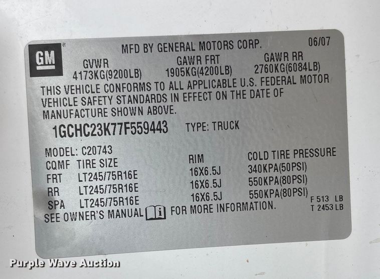 image for item FG1565 2007 Chevrolet Silverado 2500HD Crew Cab flatbed pickup truck