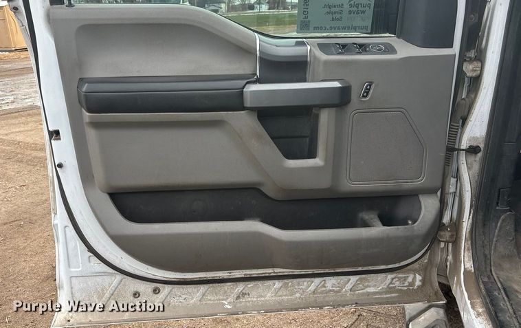 image for item FG1566 2016 Ford F-150 SuperCrew pickup truck