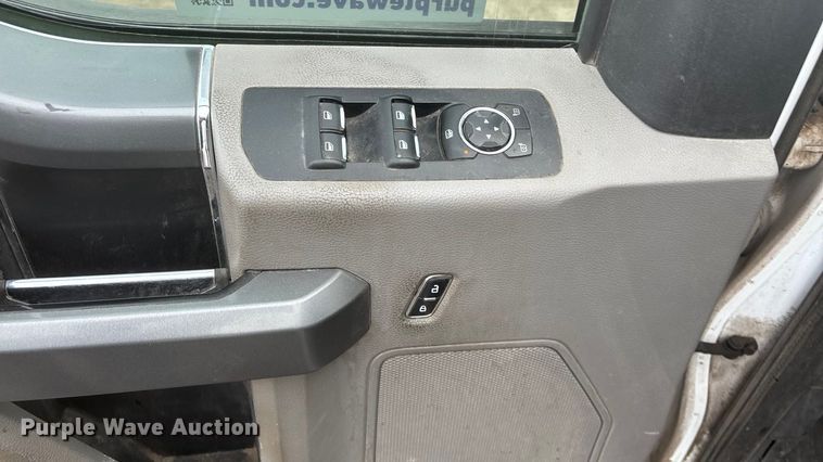 image for item FG1566 2016 Ford F-150 SuperCrew pickup truck