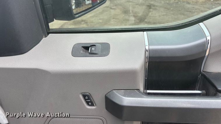 image for item FG1566 2016 Ford F-150 SuperCrew pickup truck