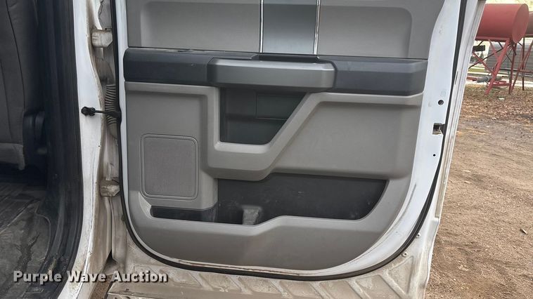 image for item FG1566 2016 Ford F-150 SuperCrew pickup truck