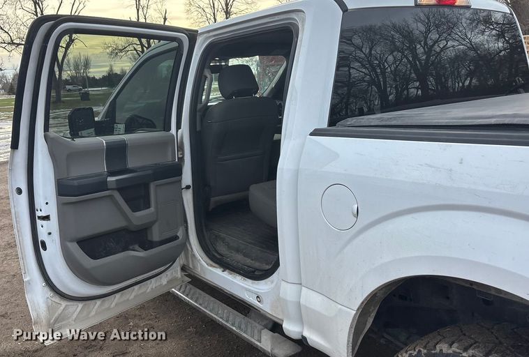 image for item FG1566 2016 Ford F-150 SuperCrew pickup truck