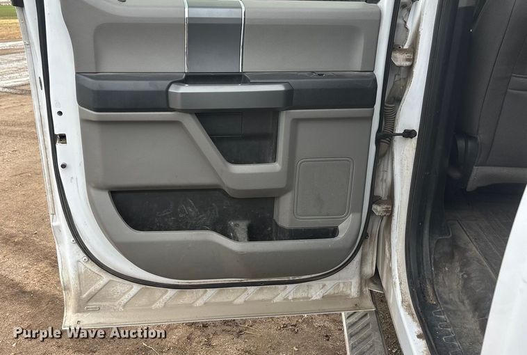 image for item FG1566 2016 Ford F-150 SuperCrew pickup truck