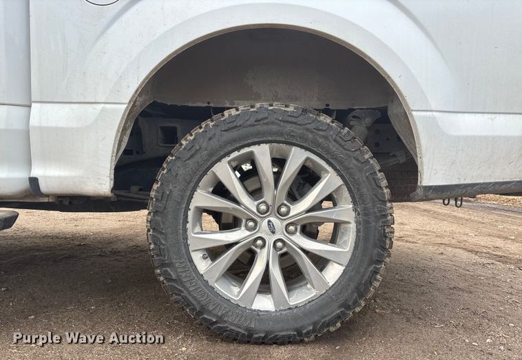 image for item FG1566 2016 Ford F-150 SuperCrew pickup truck