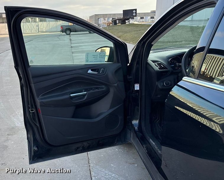 image for item FG1571 2015 Ford Escape SE SUV