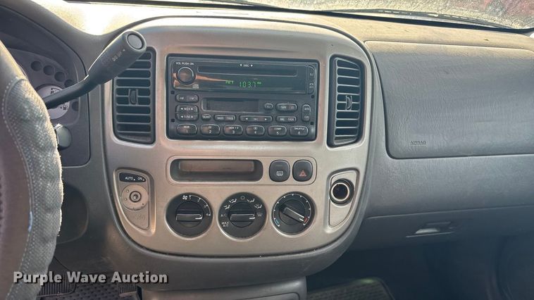 image for item FG1629 2004 Ford Escape 