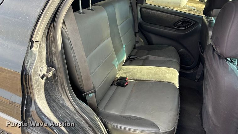 image for item FG1629 2004 Ford Escape 