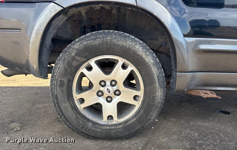 image for item FG1629 2004 Ford Escape 