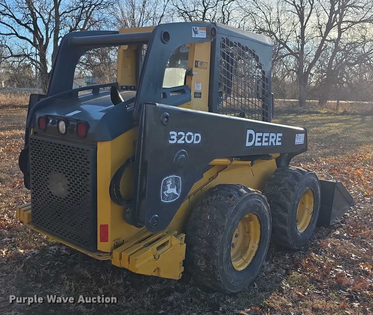 MINI CARGADOR SOBRE RUEDAS 2013 JOHN DEERE 320D