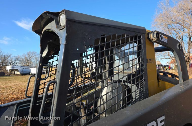 image for item FI0757 2013 John Deere 320D skid steer loader