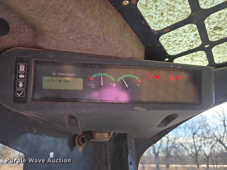 image for item FI0757 2013 John Deere 320D skid steer loader