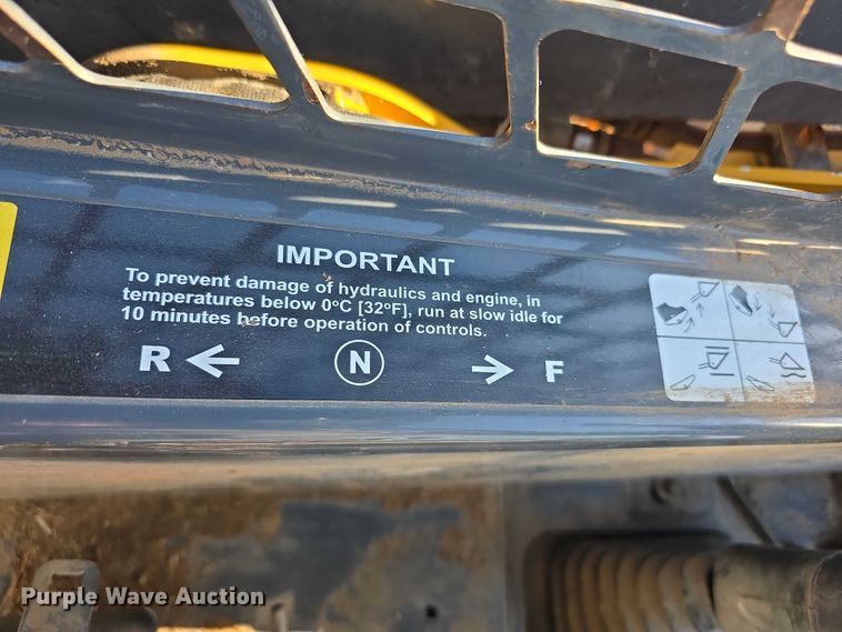 image for item FI0757 2013 John Deere 320D skid steer loader