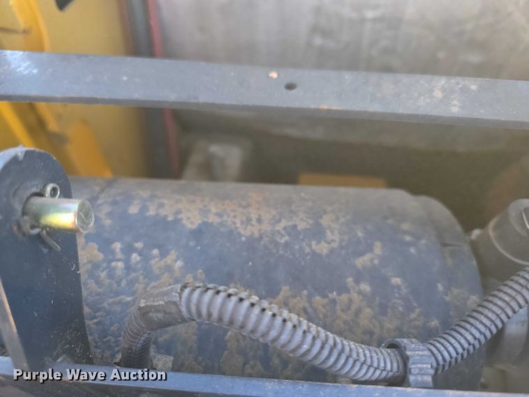 image for item FI0757 2013 John Deere 320D skid steer loader