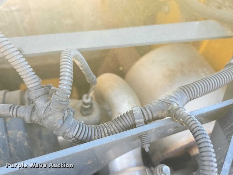 image for item FI0757 2013 John Deere 320D skid steer loader