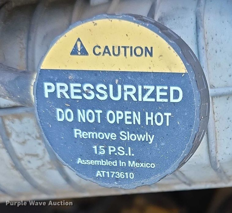 image for item FI0757 2013 John Deere 320D skid steer loader