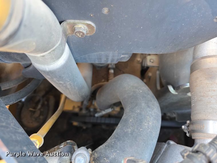 image for item FI0757 2013 John Deere 320D skid steer loader