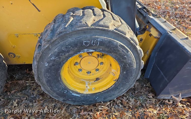 image for item FI0757 2013 John Deere 320D skid steer loader