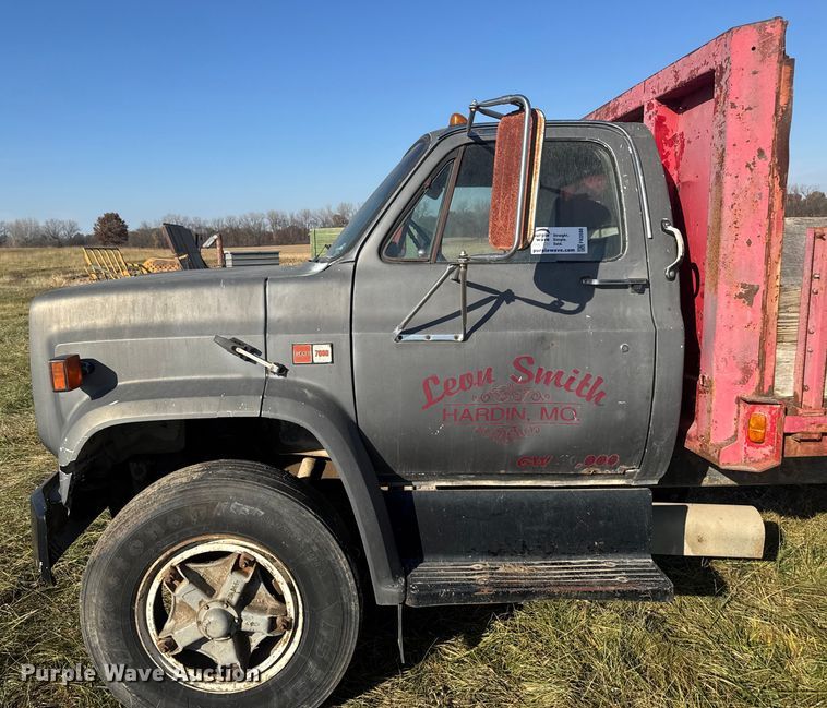 image for item FK0588 1986 GMC 7000 dump flatbed truck