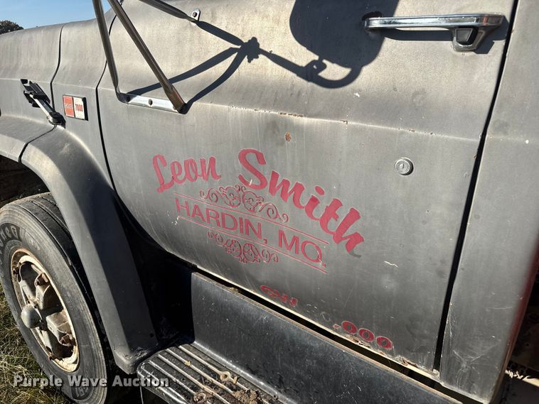 image for item FK0588 1986 GMC 7000 dump flatbed truck