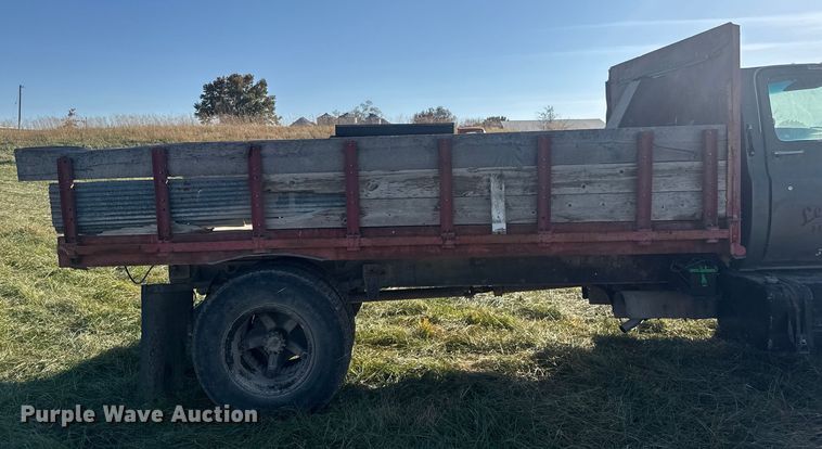 image for item FK0588 1986 GMC 7000 dump flatbed truck