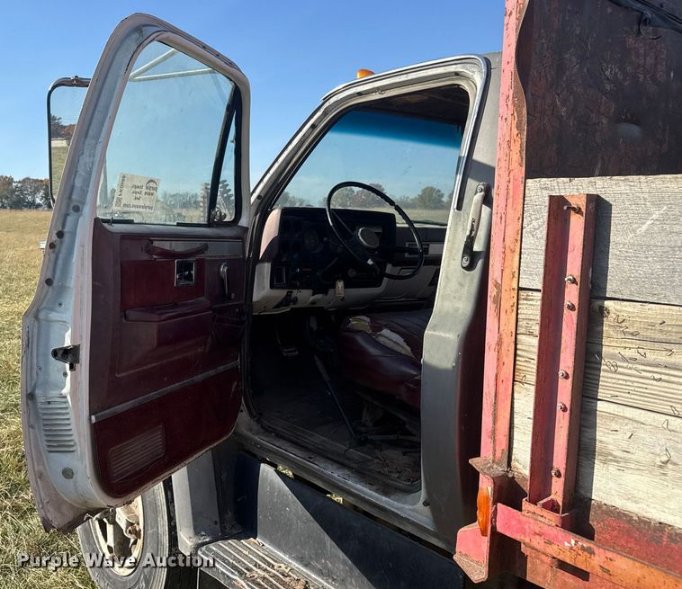 image for item FK0588 1986 GMC 7000 dump flatbed truck