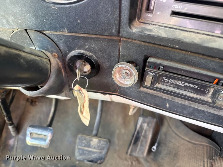 image for item FK0588 1986 GMC 7000 dump flatbed truck