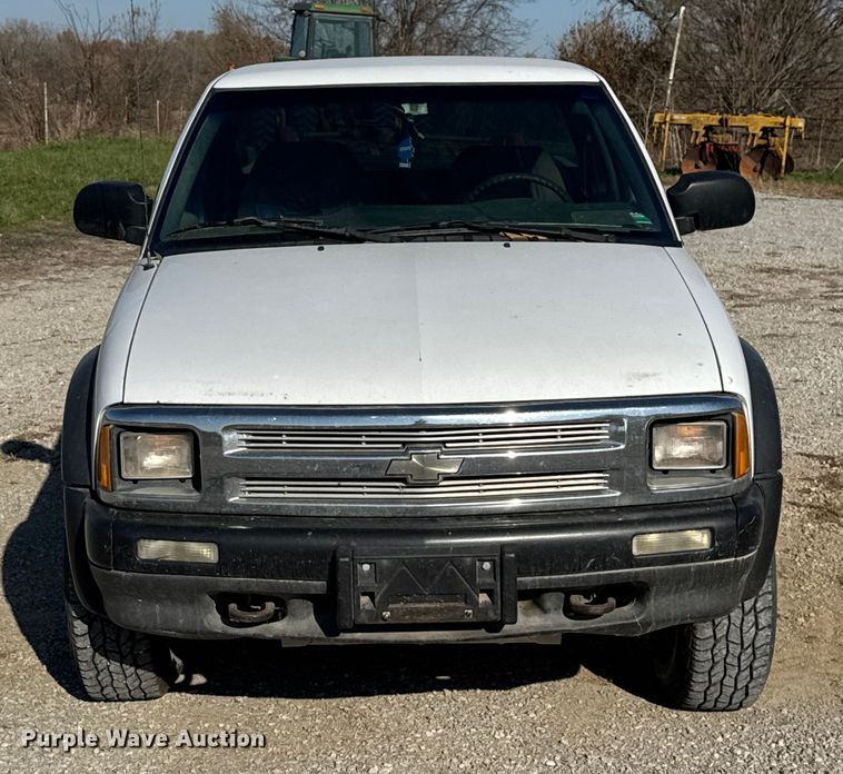 image for item FK0605 1996 Chevrolet S10 Ext. Cab pickup truck