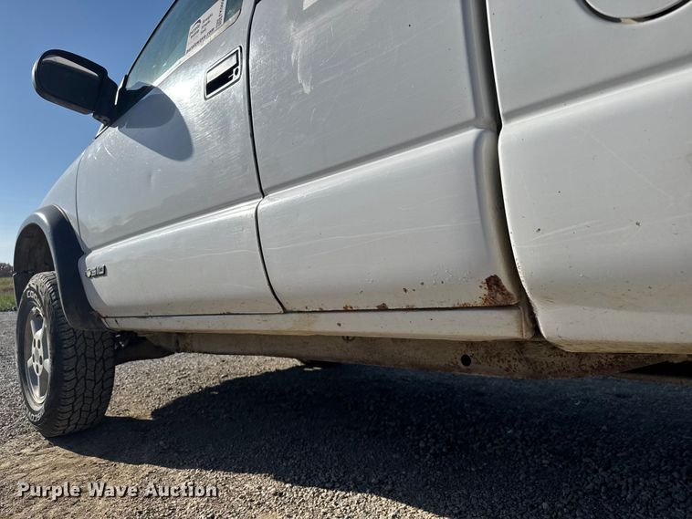 image for item FK0605 1996 Chevrolet S10 Ext. Cab pickup truck