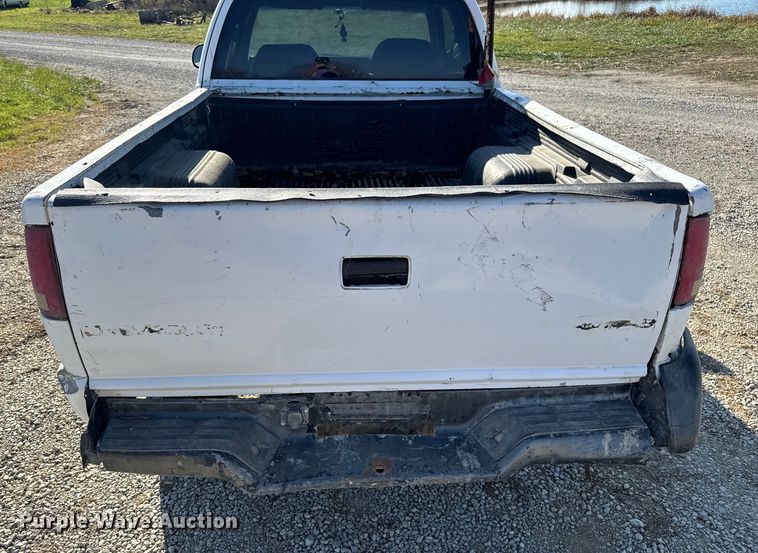 image for item FK0605 1996 Chevrolet S10 Ext. Cab pickup truck